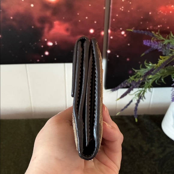 Vintage Gucci Heart Wallet - Picture 3 of 15